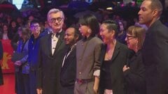 ベルリン国際映画祭が開幕　最高賞競うコンペ部門に日本のアニメ「花緑青が明ける日に」がノミネート| TBS CROSS DIG with Bloomberg