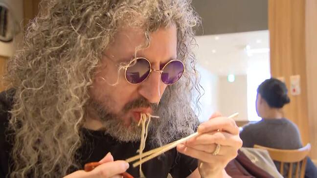 「博多ラーメンは格別!」「驚くほどおいしい」帰国直前にもつ鍋・ラーメンを堪能する外国人・・・福岡空港で聞く旅の思い出|TBS NEWS DIG