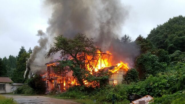 山あいの廃校を活用したコミュニティーセンター火事 元校舎2階が火元か 警察と消防が実況見分 富山・氷見市|TBS NEWS DIG