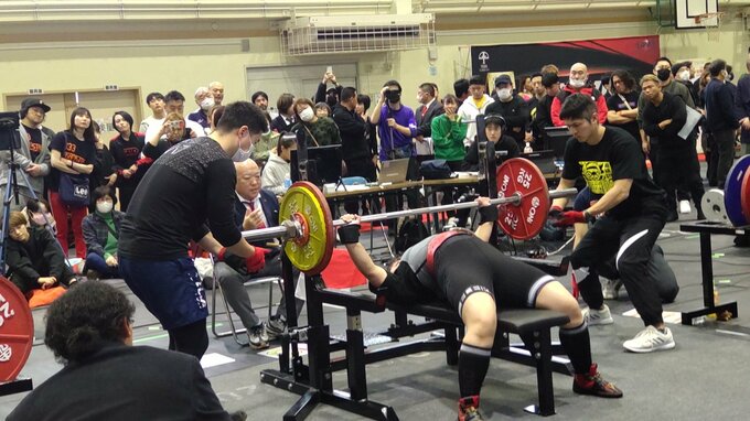 世界大会へ　バーベルの重さを競うベンチプレス 大会　大分初開催　|　大分のニュース｜OBS NEWS｜大分放送