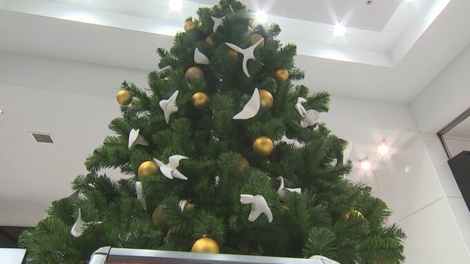 宝石研磨の技術生かしたオーナメントがツリーを彩る　岡島・ブリリアントクリスマス|TBS NEWS DIG