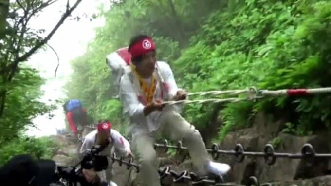 西日本最高峰の石鎚山で恒例のお山開き  愛媛|TBS NEWS DIG
