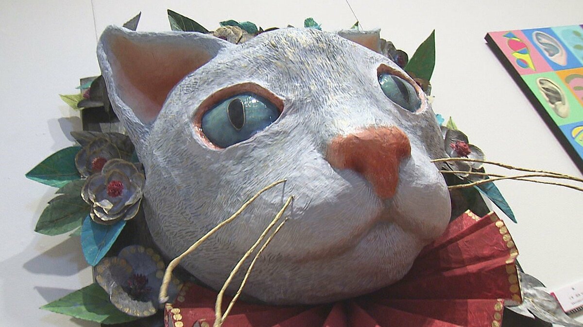 高校生の絵画や彫刻の展覧会 4か月かけて完成させた力作250点を展示
