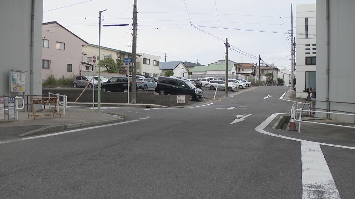 祖父の車に手をかけたまま発進か 孫の小学校低学年くらいの女の子が意識不明