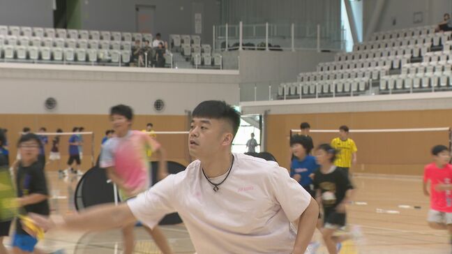 五輪金メダリストが世界レベルの技を披露　能登の子どもたちとバドミントンで交流|TBS NEWS DIG