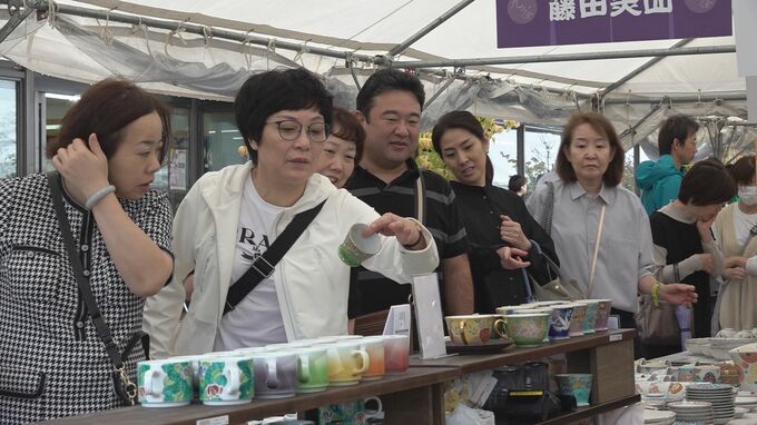 初日から大盛況！ 九谷焼ずらり 秋の茶碗まつり開幕 石川・能美市　|　石川県のニュース｜MRO北陸放送