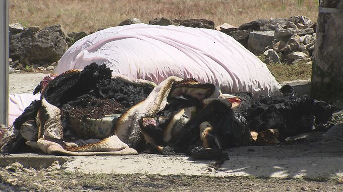民家が半焼し住人男性が死亡　南城市の住宅地|TBS NEWS DIG