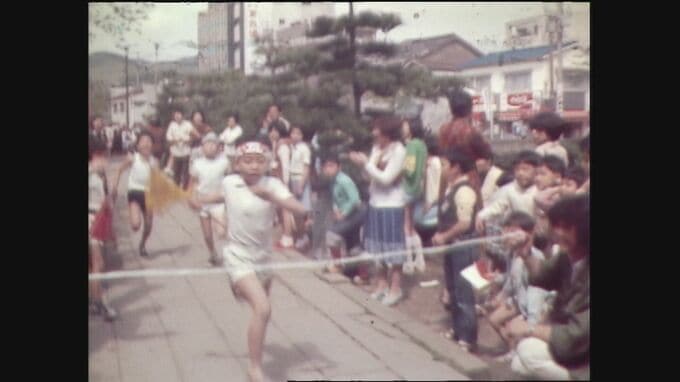 復活「陸ペーロン」子どもたちが中島川沿いを全力疾走【昭和51年撮影】～映像タイムマシーン “ユウガク”　|　長崎のニュース | 天気 | NBC長崎放送