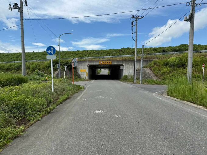 【速報】車と自転車が絡む事故　自転車の若い男性が意識不明（山形・米沢市）|TBS NEWS DIG
