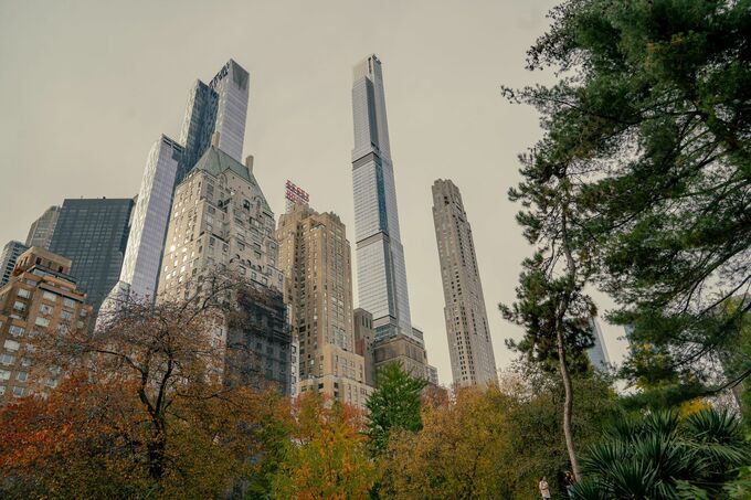 解体予定のＮＹオフィスビルを不動産業者購入、跡地に高級住宅建設へ