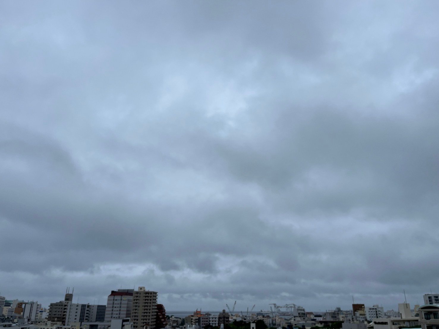 沖縄地方が梅雨入り　平年より11日遅く