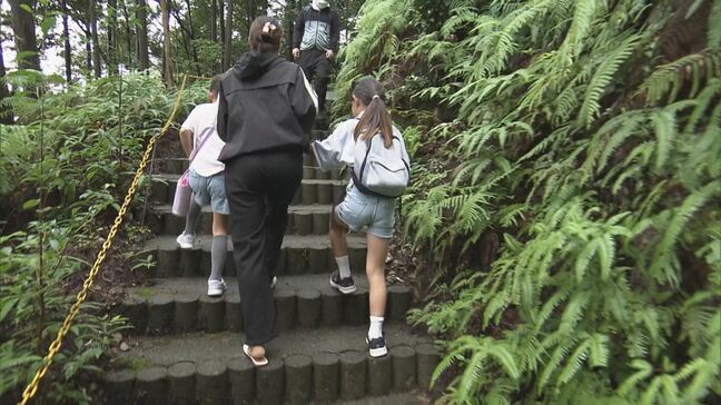 南海トラフ巨大地震 10メートル超の津波から「避難訓練」標高40メートルの高台へ“逃げる”ルート確認 三重・紀北町|TBS NEWS DIG