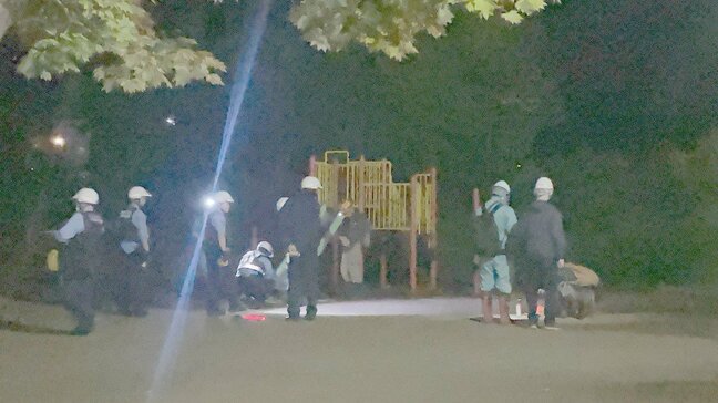 【速報】公園で40代男性が親子のヒグマに襲われ負傷「腕からかなりの出血」 現場には動物のフン 約1時間後には500ｍほど離れた場所にも出没　札幌市西区|TBS NEWS DIG