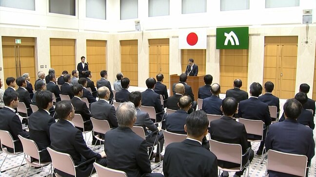 香川県の池田知事が2期目就任で幹部職員にあいさつ「安全で安心して暮らせる」「世界に挑戦できる」「元気でにぎやか」の3本柱を掲げる|TBS NEWS DIG