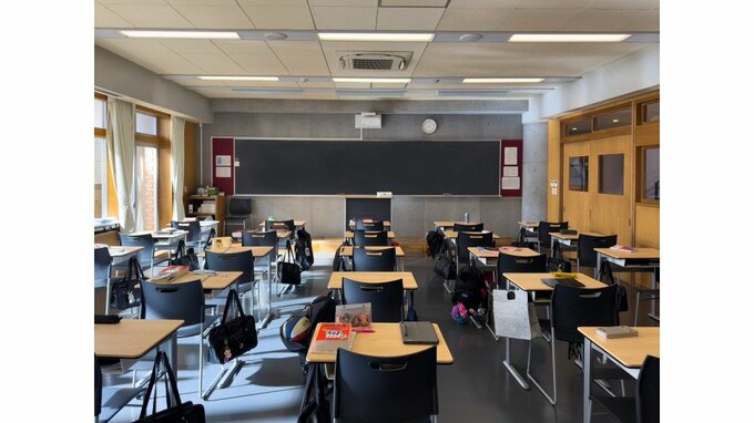 約240坪のスタジオに広がる“もうひとつの学校”——日曜劇場『御上先生』から学園ドラマの舞台設計を読み解く|TBS NEWS DIG