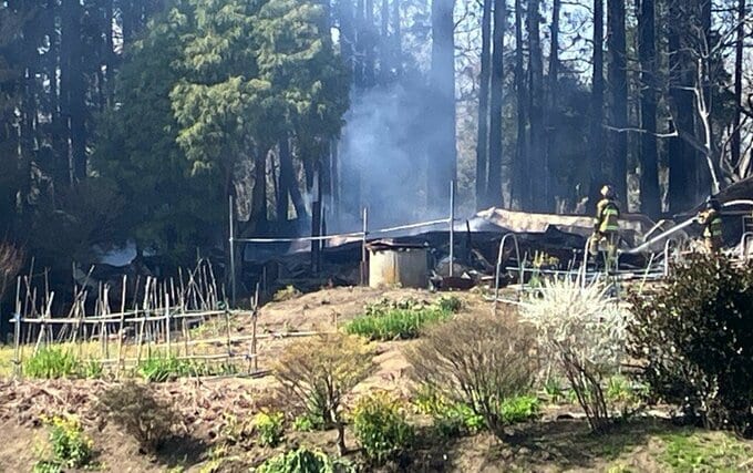 倉庫焼ける火事　消火活動続く（午後1時30分現在）宮城・大衡村|TBS NEWS DIG