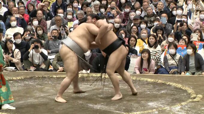 「やっぱり熱海富士だね！翠富士！地元だもんね」ファン歓喜　富士山のふもとにご当地2人の『富士』関が凱旋　33年ぶりに巡業がやってきた＝静岡・御殿場市　|　静岡のニュース | SBSNEWS | 静岡放送