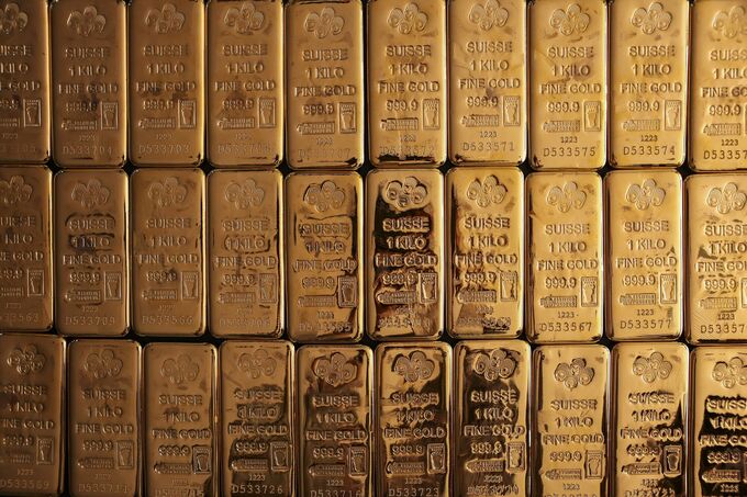 金価格が初の2700ドル突破、中東紛争の激化で－安全資産の需要高まる