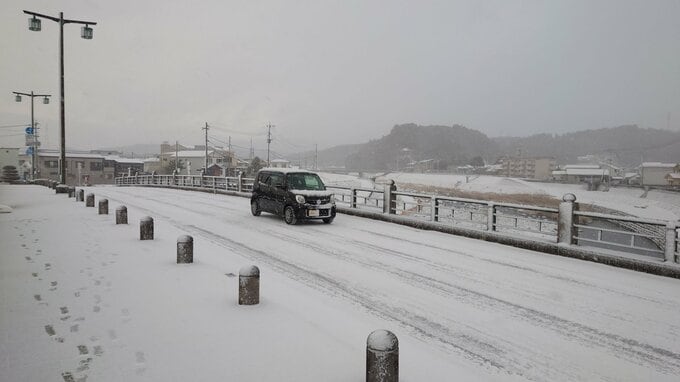 大分県内各地で雪　大分市では10年ぶりに積雪を観測　交通機関に乱れも|TBS NEWS DIG