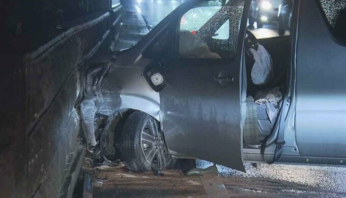 横転した軽乗用車に男女２人閉じ込められる 車線ふさぎ渋滞　仙台・太白区茂庭の県道|TBS NEWS DIG