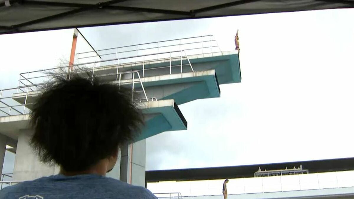 飛込時間わずか“2秒”　10年来のコーチとともに一瞬に懸ける飛込競技　インターハイに臨む鳳凰高校3年・久保彪選手