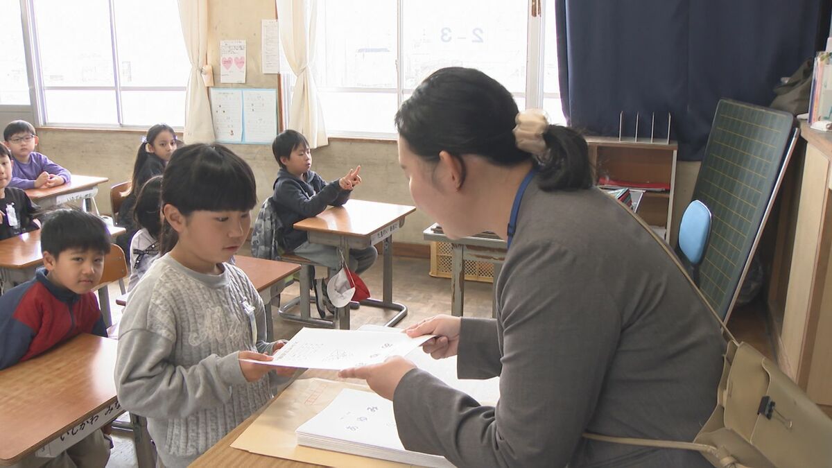 県内多くの小中学校で修了式　通知表受け取り春休みへ　大分