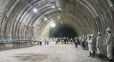 リニア新幹線建設工事初のトンネル貫通…着工から1年7か月、710メートルの第一南巨摩トンネル、開業時期は依然見通せず|TBS NEWS DIG