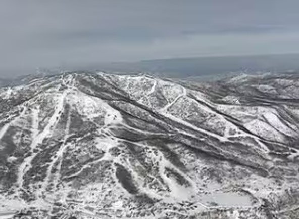 「捜したが見つからない」…長野県の志賀高原焼額山で中国籍のスノーボーダーが行方不明・山林内で男性の遺体みつかり関連調べる|TBS NEWS DIG