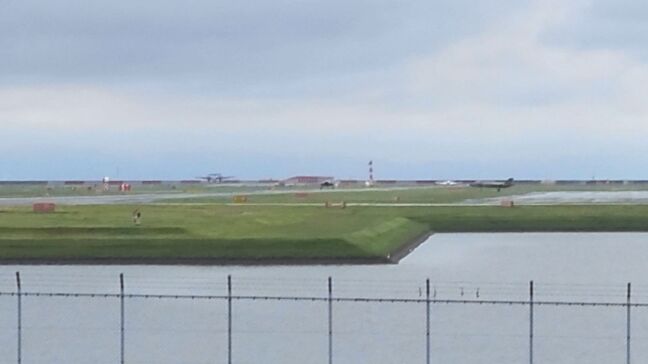 「明らかな通告違反」岩国市は反発強める　通告日以外の祝日にFCLPか　早期警戒機Ｅ２Ｄがタッチアンドゴー|TBS NEWS DIG