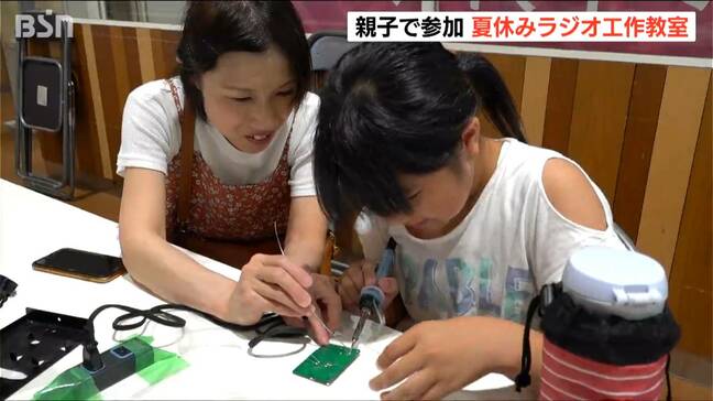 「聴こえた！」夏休みの自由研究にもぴったり　親子でラジオ工作に挑戦|TBS NEWS DIG