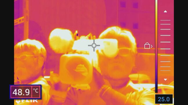 東海3県 連日の猛暑日 暑さ対策を“サーモ”で検証 服の色などで表面温度が「全然違う」 公園の遊具も危険な暑さに…|TBS NEWS DIG