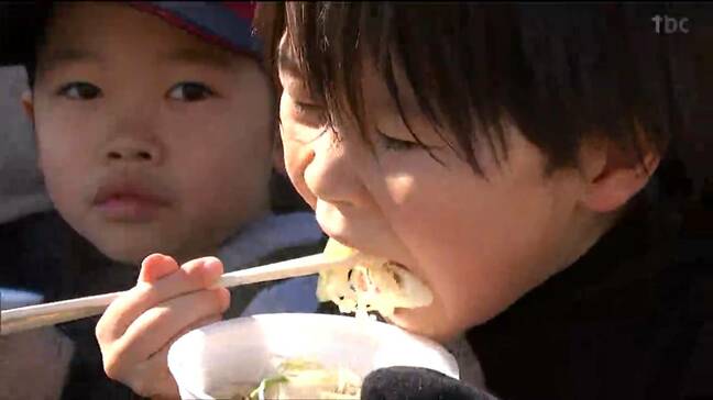 石巻産カキ鍋や米沢の芋煮など約20店舗が出店　ご当地鍋楽しめるイベントが宮城・石巻市で始まる|TBS NEWS DIG