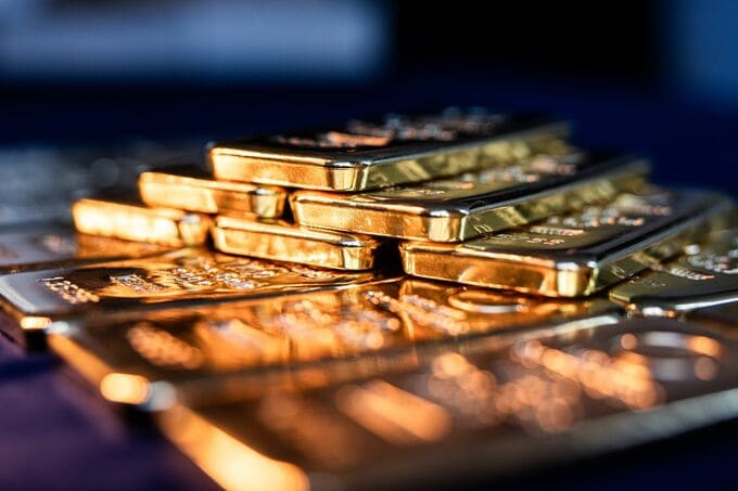 金、再び最高値を更新-米政府閉鎖の不安で安全資産に買い
