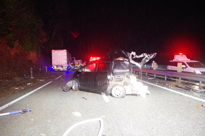 中国道で高速バスなど５台絡む事故　約５時間にわたり通行止め　山口　|　山口のニュース・天気・防災｜tys NEWS｜ｔｙｓテレビ山口