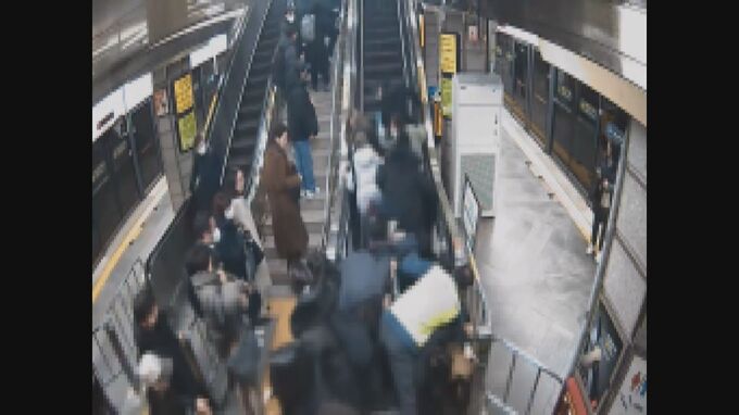 ソウル中心部の地下鉄駅でエスカレーター逆走　原因は「減速ギア」の老朽化　1000台以上が耐久年数超え「減速ギア」使用