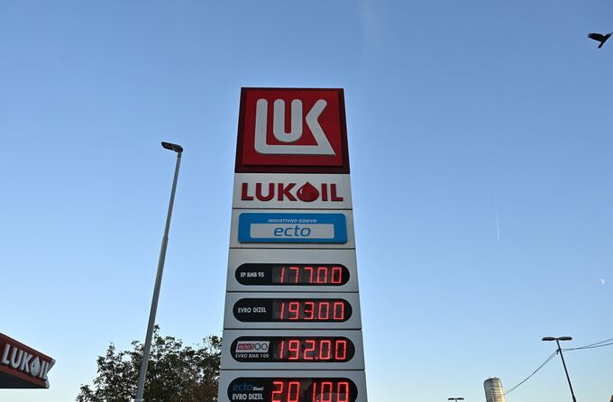 ガンバー、ルクオイル資産取得計画撤回－ロシアの操り人形と米政府