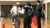 「自転車だとなめていたらだめだな」16歳以上が対象の”青切符”制度 交通安全教室で高校生が「ながらスマホ」の危険性を体験【香川】|TBS NEWS DIG