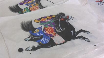 馬の顔を家の中に向けるのは幸せが駆け込むように 玄関に飾る