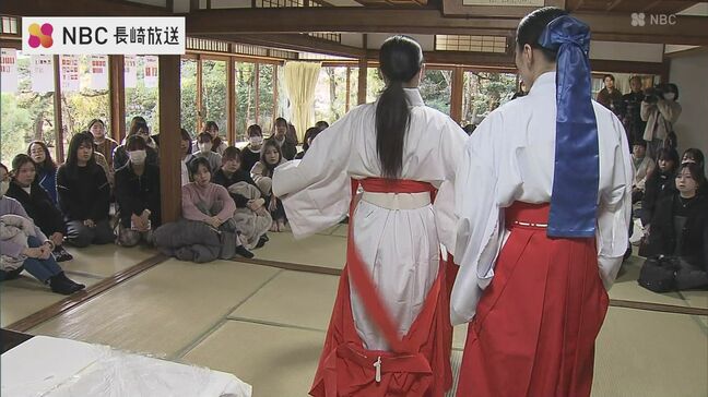「初めて知って興味深い」長崎市の諏訪神社でアルバイト巫女の講習会　正月三が日で約20万人の人出見込み|TBS NEWS DIG
