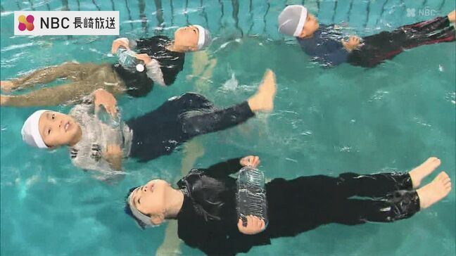 子どもの水難事故を防げ　着衣水泳教室開催　長崎県諫早市|TBS NEWS DIG