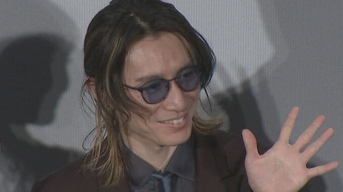 【SUPER EIGHT】安田章大さん 右手中指治療のため活動休止「僕は遥かに強く」「ちゃんと治してきますね♪」アリーナツアーに備えて|TBS NEWS DIG