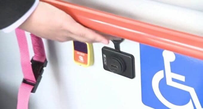 「金沢らしさと近未来の調和」をコンセプト 金沢ふらっとバス新型車両お披露目 座席にＵＳＢポートも　|　石川県のニュース｜MRO北陸放送