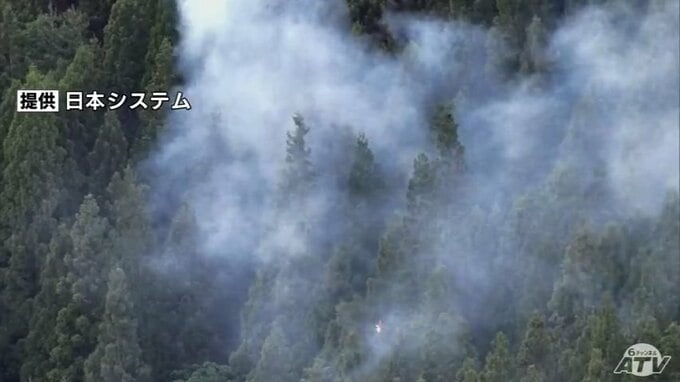 【続報】南部町の林野火災　現在までに約7ヘクタール焼損　発生から一夜も消火活動続く　消防車両42台が出動のほか県の防災ヘリしらかみが消火剤をまき熱源の確認進める　近隣住民「怖い」|TBS NEWS DIG