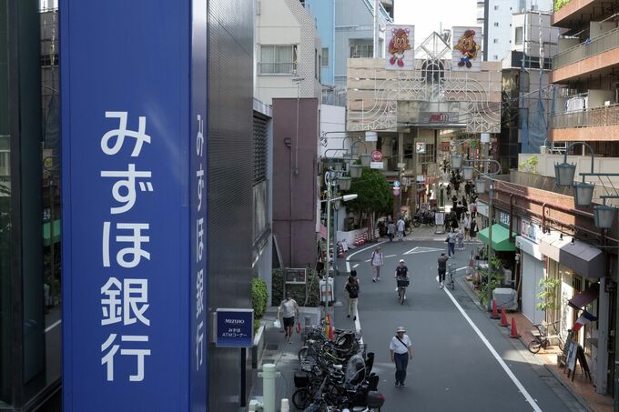 みずほＦＧ株が16年ぶり高値、自社株買いはサプライズ－２メガも堅調