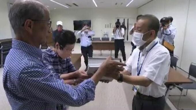 「西予市立病院の民間委託の検討中止を」　約5300人分の反対署名を市に提出（愛媛）　|　愛媛のニュース - Nスタえひめ｜あいテレビは6チャンネル