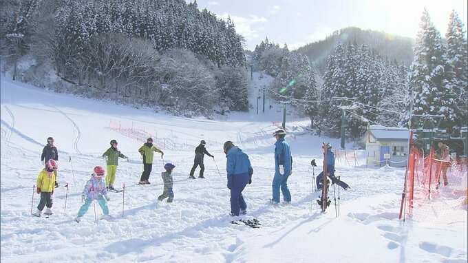 約1か月遅れの営業スタート　積雪35cmで待望のシーズン到来　大鰐温泉スキー場|TBS NEWS DIG