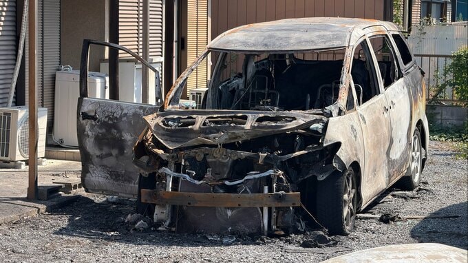 「車が燃えている」　全焼した車の近くで男性の遺体を発見 　埼玉・行田市|TBS NEWS DIG
