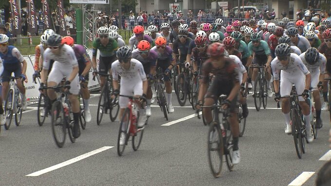 国際ロードレース「OITAサイクルフェス」開催　市中心部で熱戦　|　大分のニュース｜OBS NEWS｜大分放送