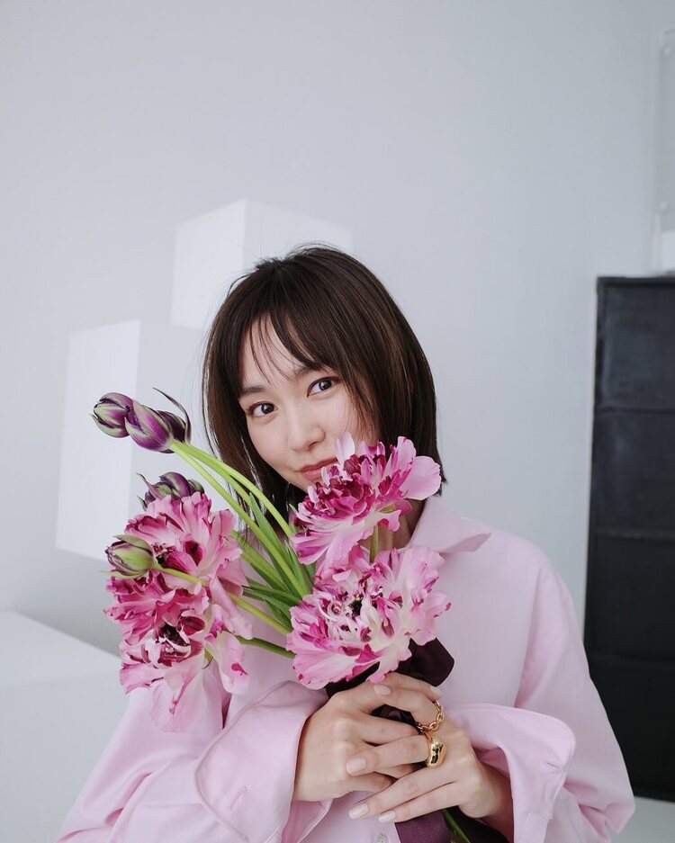桐谷美玲】久々のヒール姿を大政絢が撮影「すごくニヤついちゃった日
