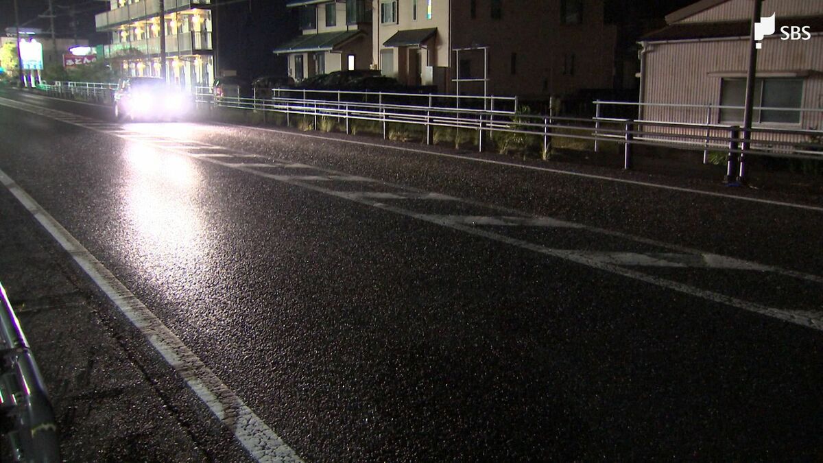 夕方の国道で車と歩行者が衝突し80歳の歩行者が重体 現場は横断歩道の